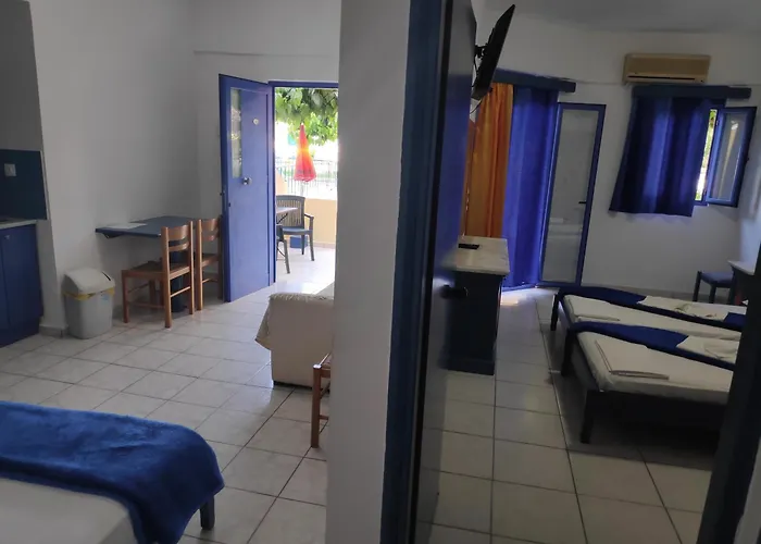 Leonidas Studios & Apartments